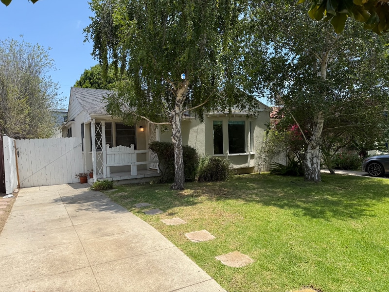 Primary Photo - 2134 Malcolm Ave