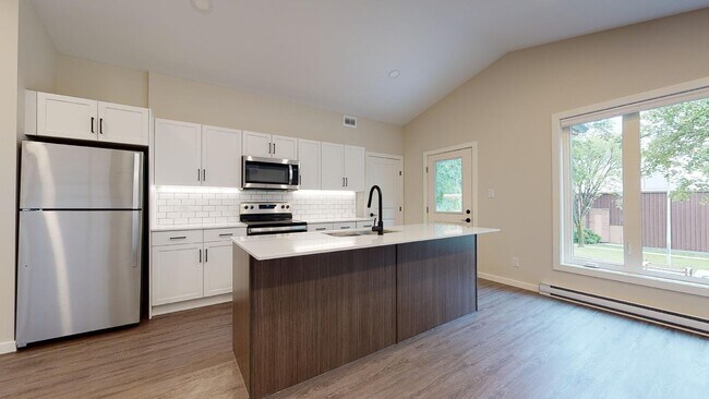 Photo du bâtiment - 531 Regent Ave E