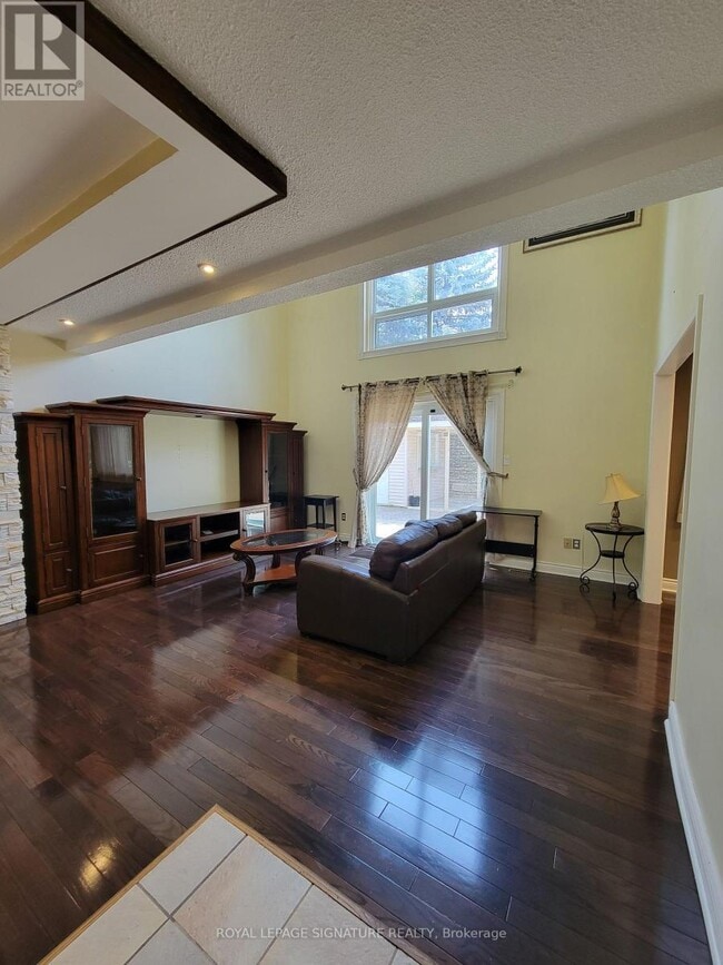 Building Photo - 6800 Segovia Rd