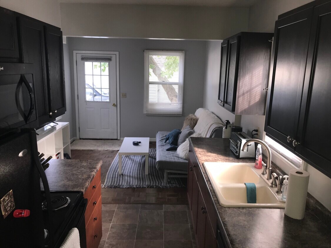Primary Photo - 14 N Lucas St