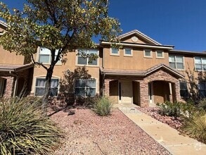 Building Photo - 3155 S Hidden Valley Dr