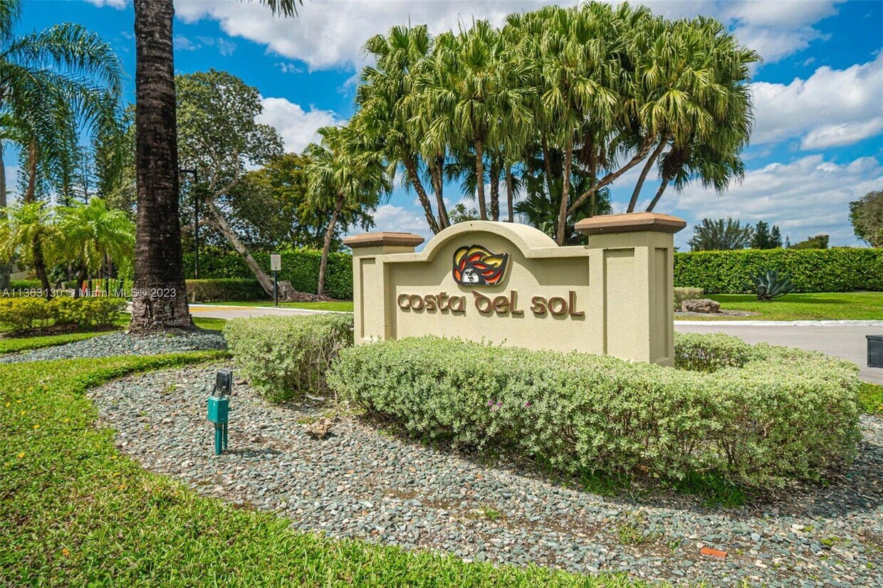 Primary Photo - 3962 Estepona Ave