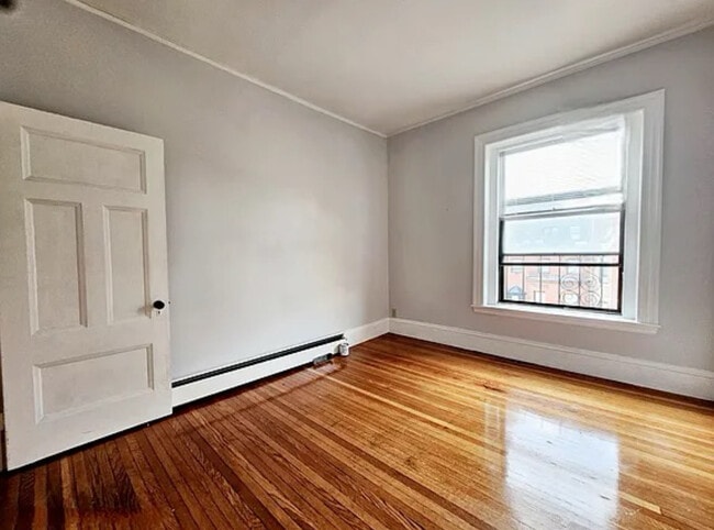 Building Photo - 521 Beacon St