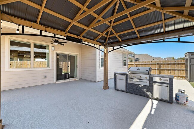 Building Photo - 113 Lyrebird Ln