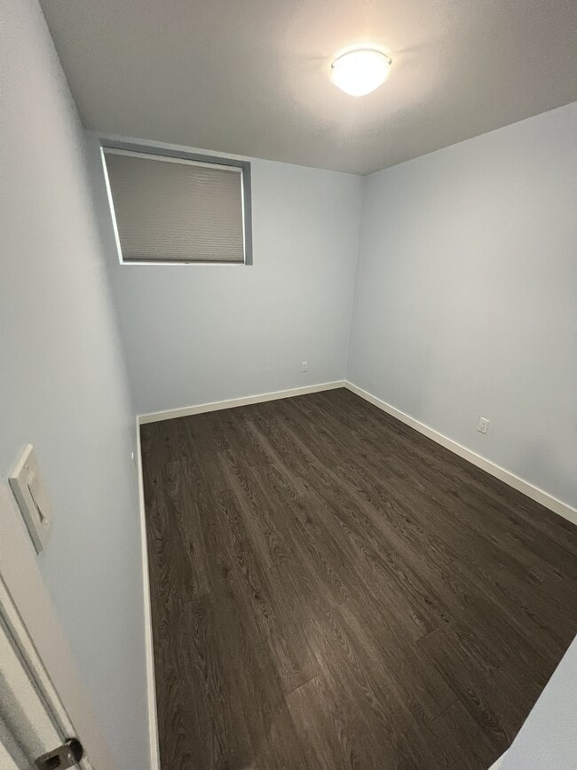 Building Photo - 5009-50027 27th Ave