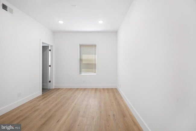 Building Photo - 3216 W Diamond St