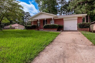 Building Photo - 3011 Sand Dr