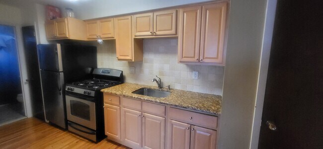 Foto del edificio - 5 W Lawrence Park Dr