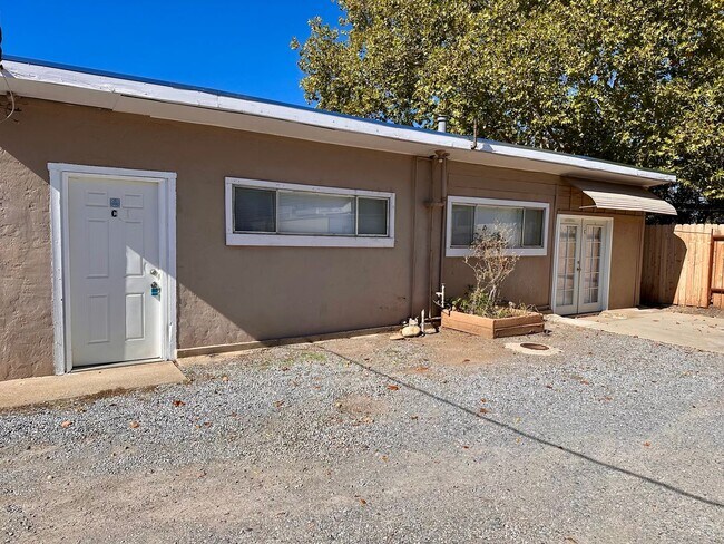 Building Photo - 2528 Irwin Rd