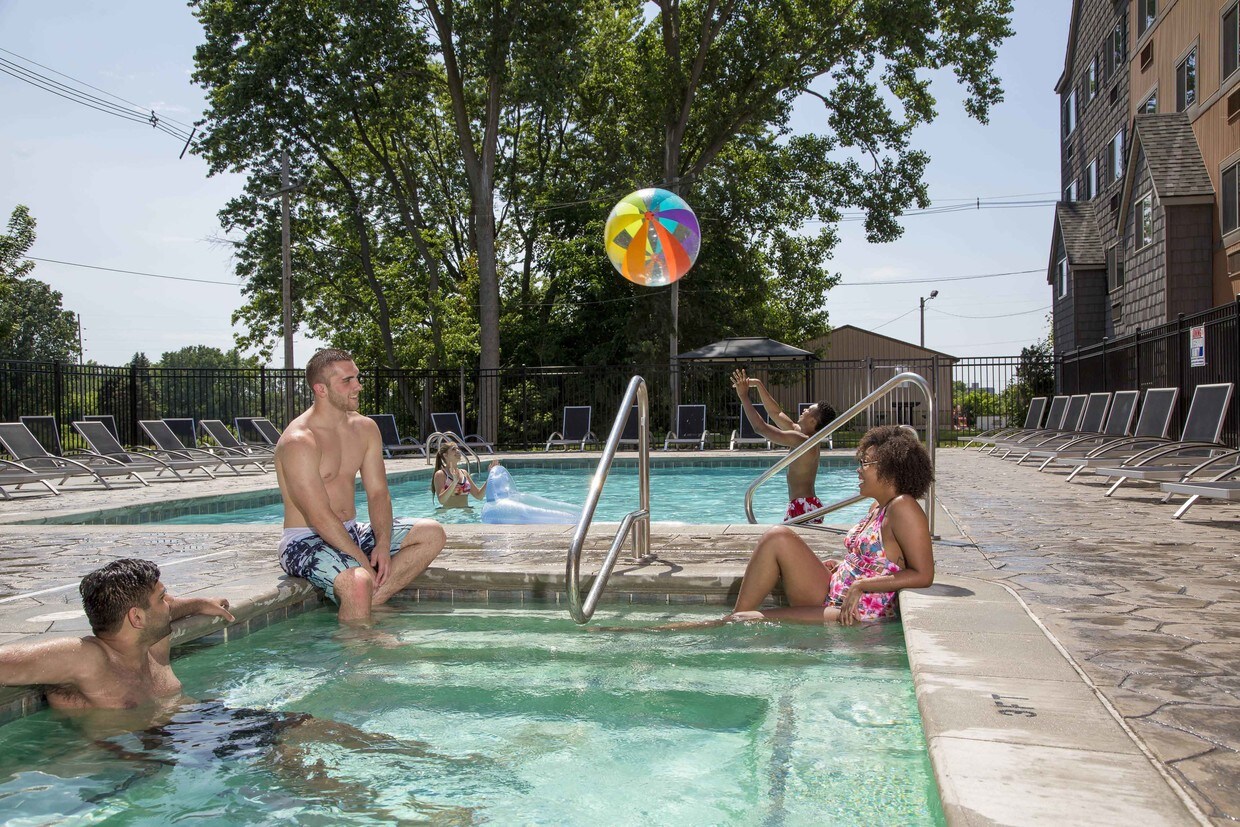 Foto principal - The Oaks Apartments