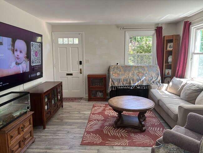 Foto del edificio - 8614 Ridge Rd