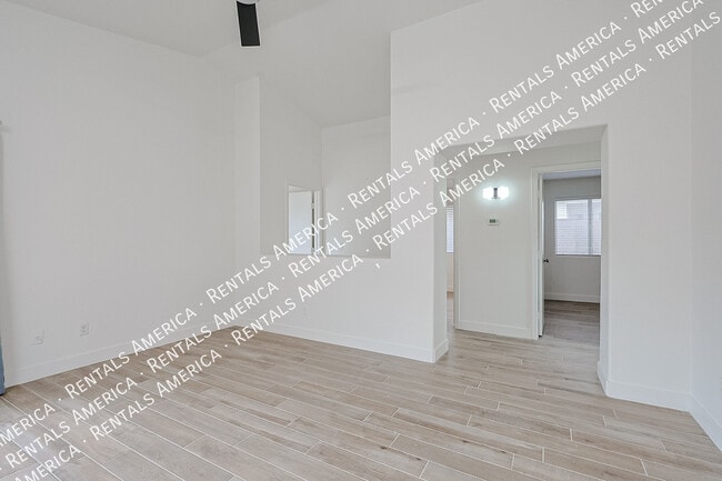 Foto del edificio - 3043 W Abraham Ln