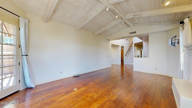 Foto del edificio - 8100 E Camelback Rd