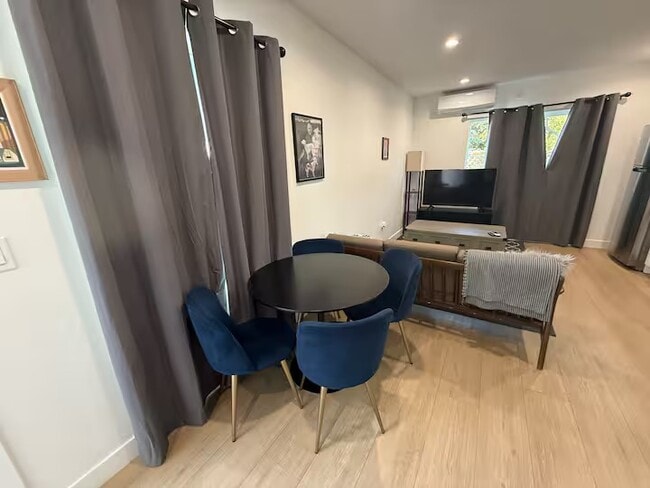 Building Photo - 1136 E Lomita Ave