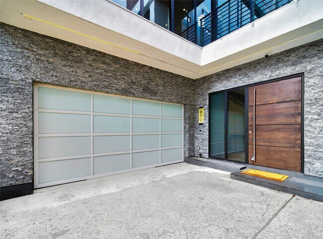 Foto del edificio - 819 W 24th St