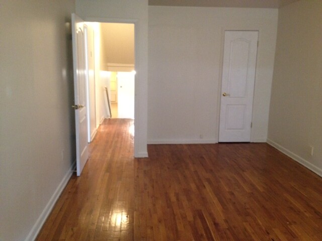 Primary Photo - 540 E 20th St
