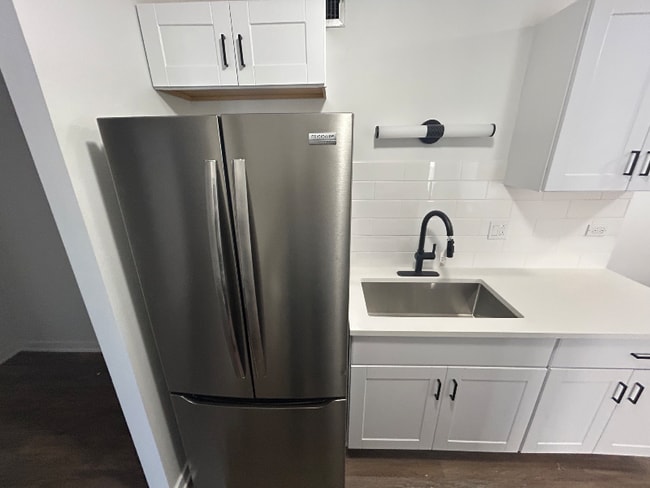 Building Photo - 9128 W Terrace Dr