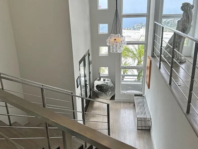Foto del edificio - Azari PM-Juccuzi- half acre luxurious land...