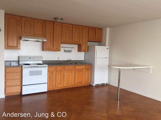 Building Photo - 1355 19th Ave