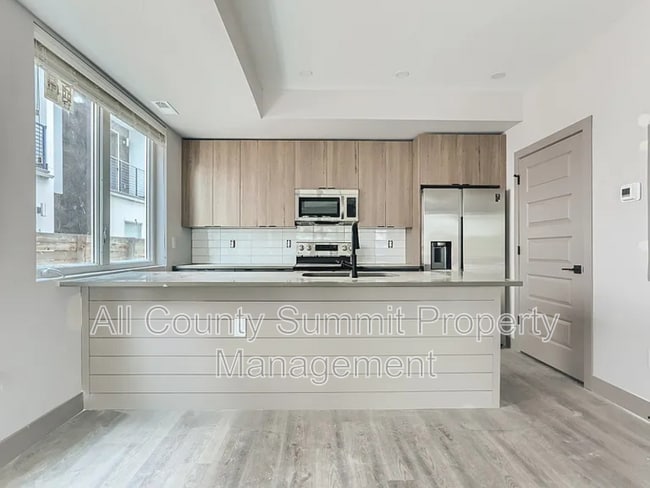 Photo - 1567 King St Townhome