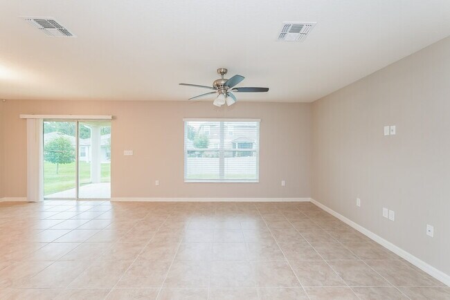 Building Photo - 7601 Muscovy Dr
