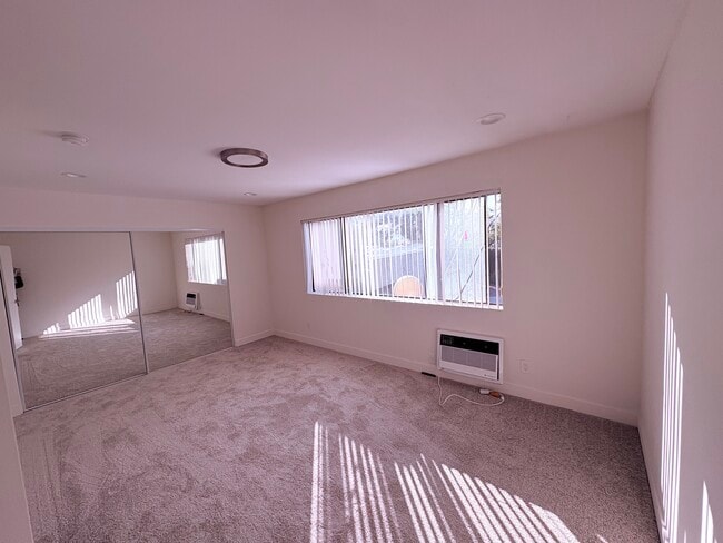 Foto del edificio - 3414 Jasmine Ave