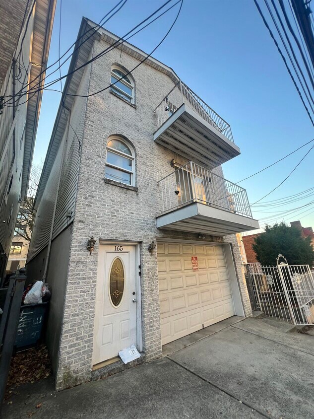 Foto principal - 165 Grant Ave