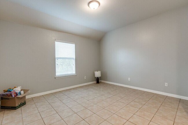 Building Photo - 612 Excalibur Dr