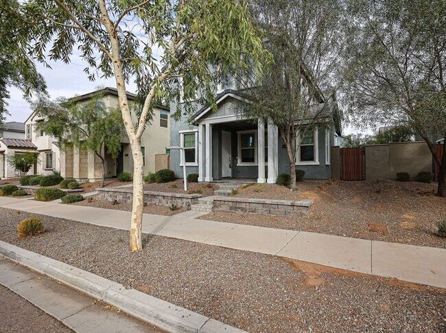 Building Photo - Move In Ready!stunning 3 bedroom, 2.5 bathroom home located in Phoenix!