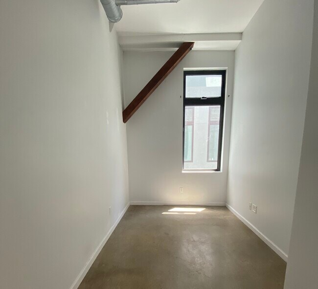 Building Photo - 674 23rd St