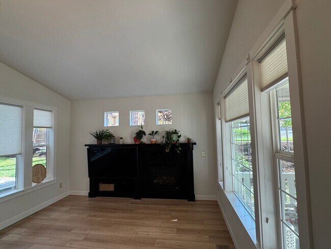 Foto del edificio - 19544 Fisher Lake Ln