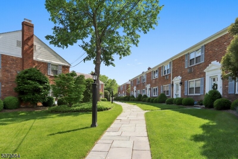 Foto del edificio - 68 New England Ave
