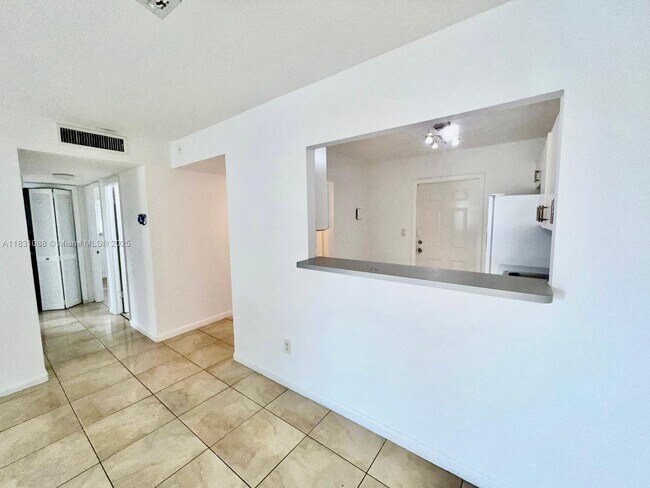 Foto del edificio - 15221 NE 6th Ave