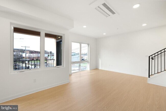 Foto del edificio - 1723 West Virginia Ave NE