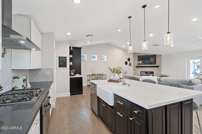 Foto del edificio - 5409 E Pinchot Ave