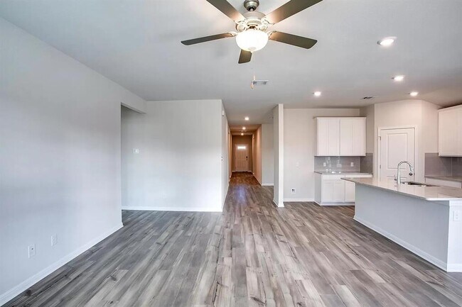 Foto del edificio - 6713 Coalinga Ln