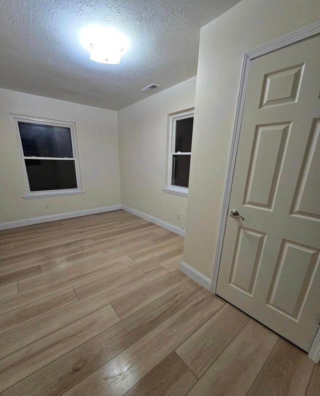 Foto del edificio - 1921 Dixon St