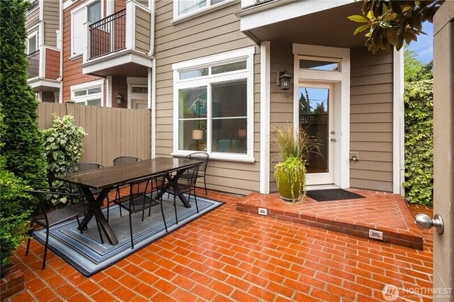 Photo - 213 18th Ave E Townhome