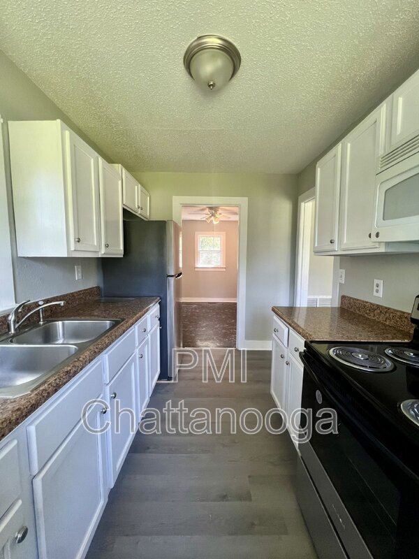 Foto del edificio - 121 Three Notch Rd