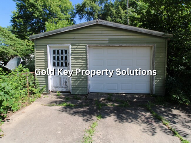 Foto del edificio - 2 BR 1 BA House with Covered Front Porch (NO SECTION 8)