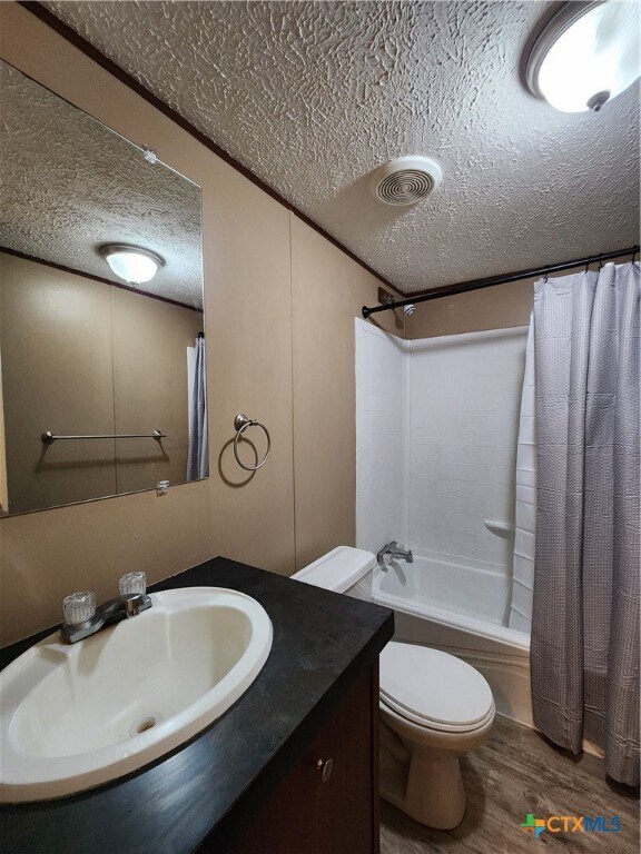 Building Photo - 135 Water Hole Ln