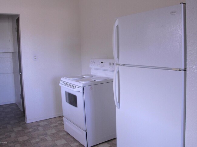 Foto del edificio - 817 W Gilmore St