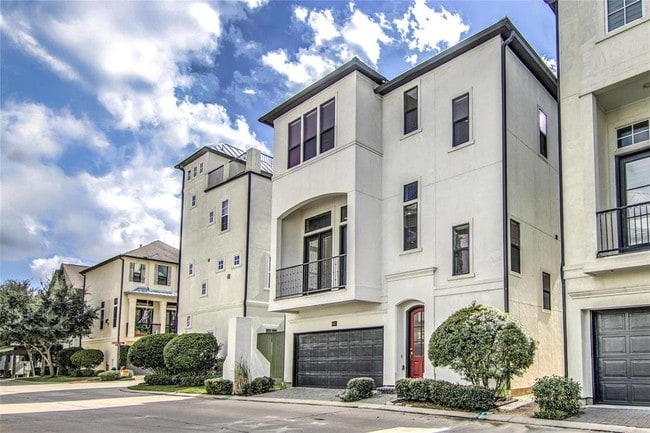 Building Photo - 8827 Lakeshore Terrace Dr
