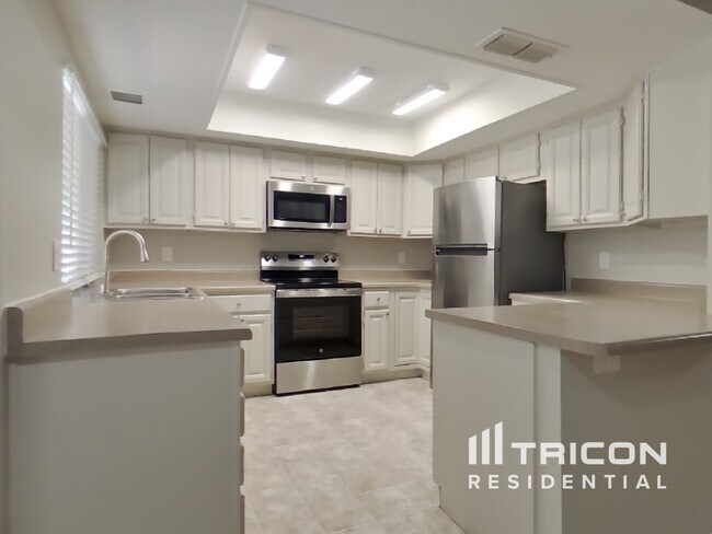 Foto del edificio - 4922 W Hatcher Rd