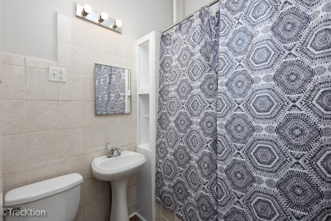 Foto del edificio - 6733 31st St