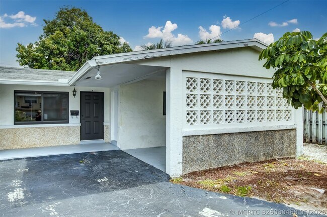 Building Photo - 2155 NE 56th Ct