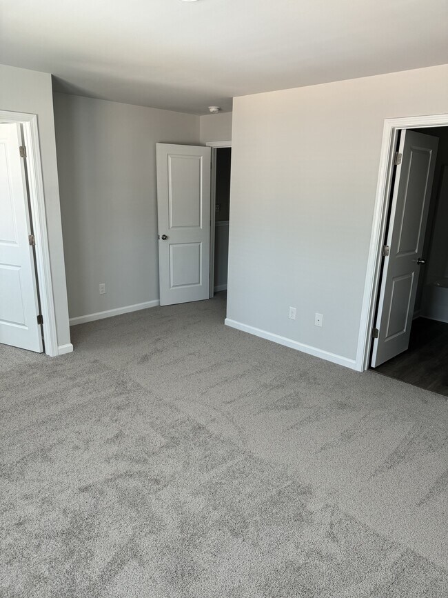 Building Photo - 119 Red Oak Trl