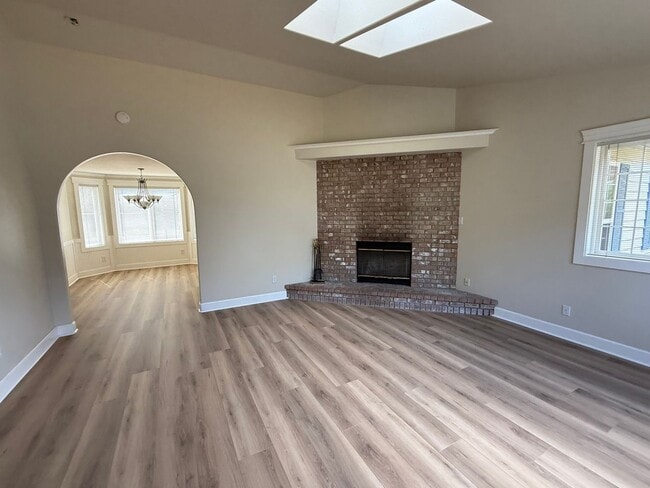 Building Photo - Charming No-Stairs Rambler – Move-In Ready...