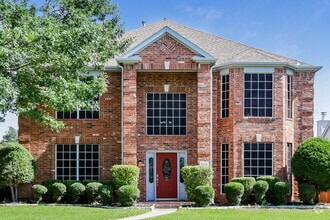 Building Photo - 2325 Cimmaron Dr