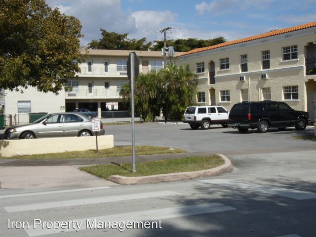 Building Photo - 439 Anastasia Ave